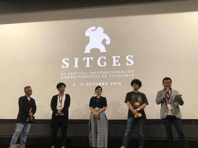 画像: 左より三人目『シグナル100』竹葉リサ監督、その隣にヤング ポール監督