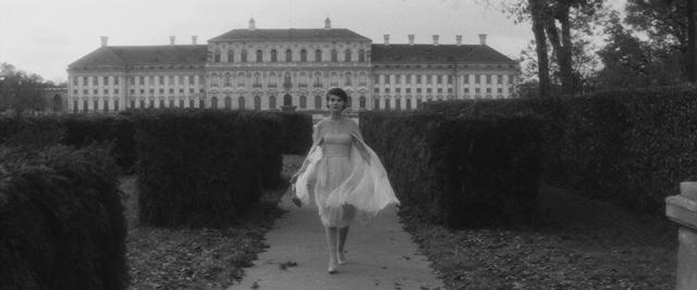 画像2: ホワイトシフォンドレス ©1960 STUDIOCANAL - Argos Films – Cineriz