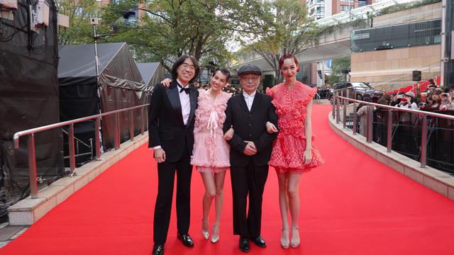 画像4: 細野晴臣が東京国際映画祭レッドカーペットに登場!ファンを自認する水原希子・水原佑果と仲良し豪華3ショット&星野源、糸井重里ら著名人コメント到着!