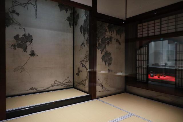 画像: 伊藤若冲 鹿苑寺大書院障壁画・一之間「葡萄小禽図」 江戸時代 宝暦9(1759)年 鹿苑寺蔵 重要文化財