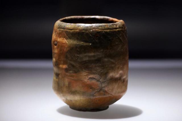 画像: 長次郎 赤樂茶碗 銘「天狗」桃山時代 鹿苑寺蔵