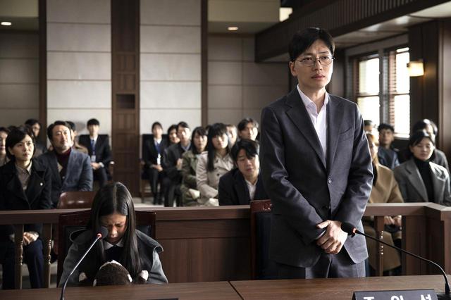 画像2: © 2019 EASTDREAMSYNOPEX CO., LTD. & LOTTE ENTERTAINMENT All Rights Reserved.