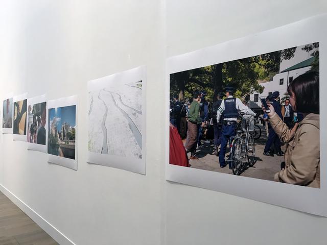 画像: 「1 傷ついた風景-75年目を迎える広島と長崎」 展示風景:藤岡亜弥 《川はゆく》 2020年 photo©saitomoichi