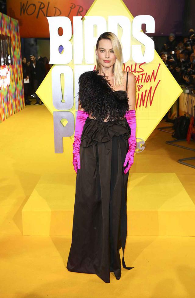 画像1: マーゴット・ロビーの華やかすぎるドレス姿に、会場が大熱狂!!