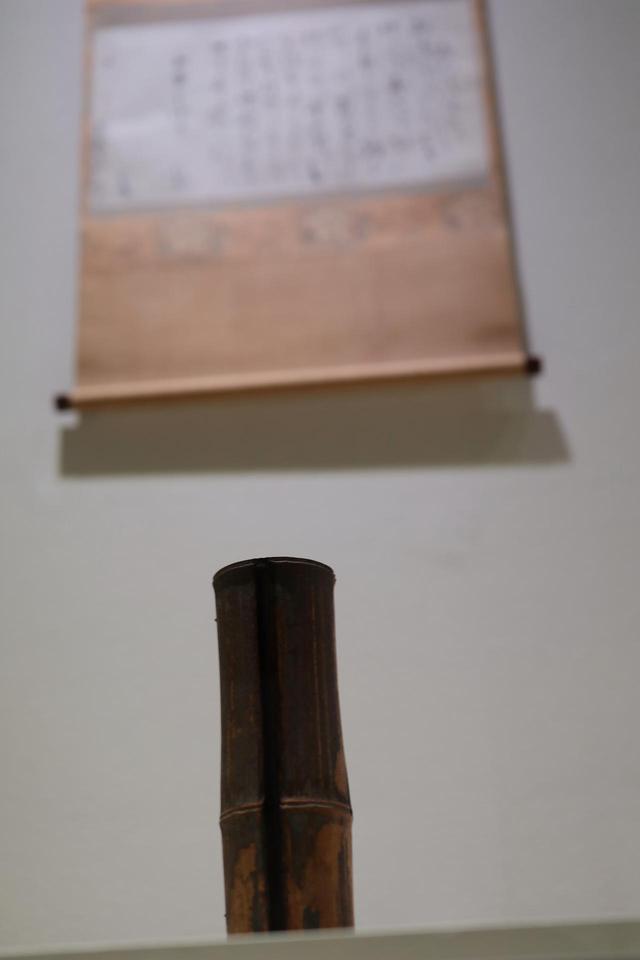 画像: 金森宗和の竹花入と、その花入れについて注文主だった鳳林承章に宛ててた手紙 江戸時代 承応元(1652)年 鹿苑寺蔵