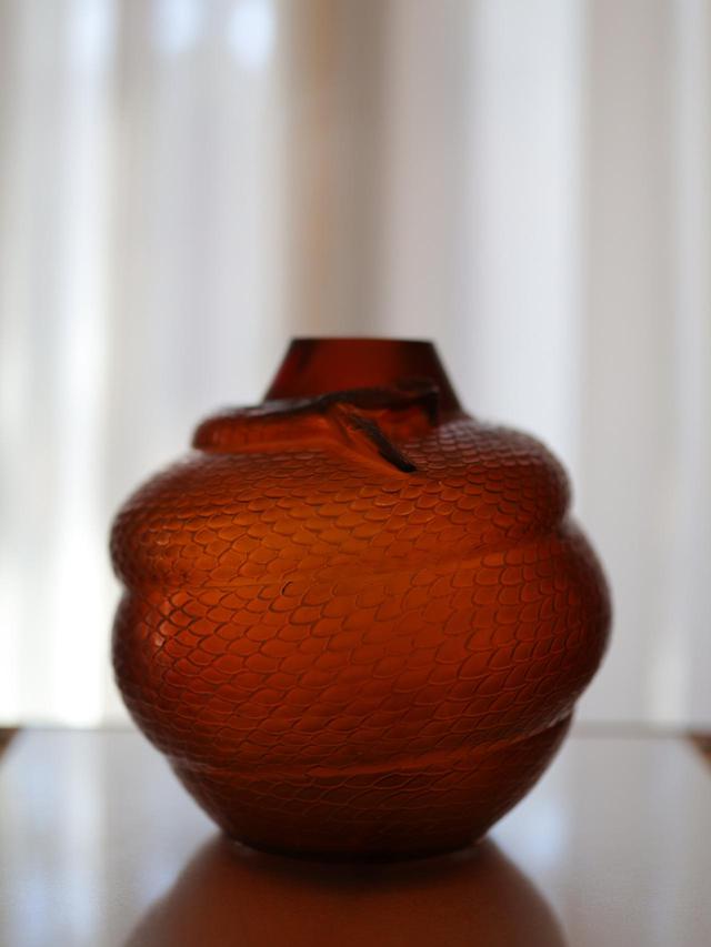 画像: ルネ・ラリック 花瓶「蛇」1924年 北澤美術館藏