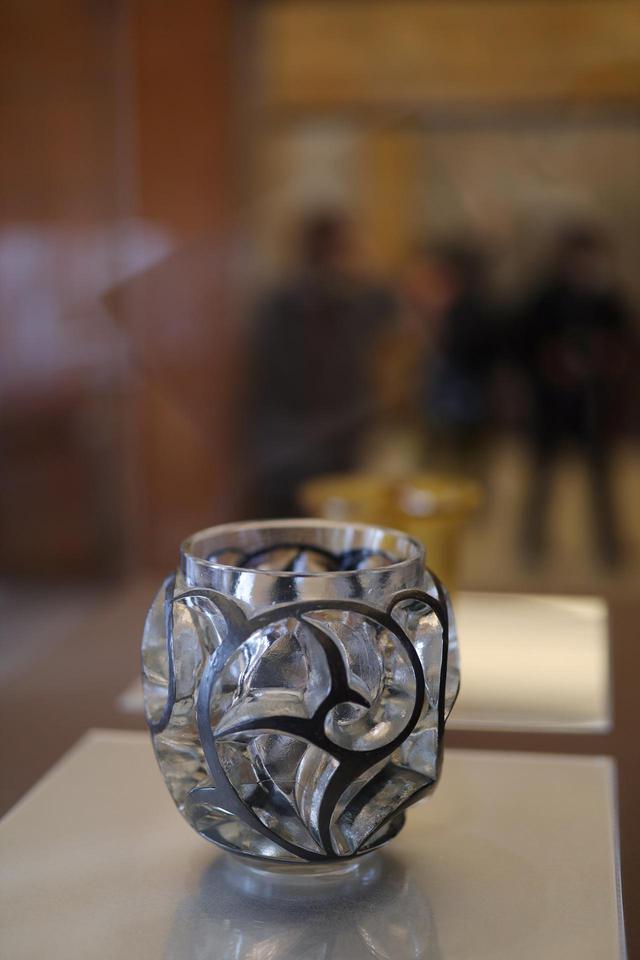 画像: ルネ・ラリック 花瓶「つむじ風」1926年 北澤美術館藏