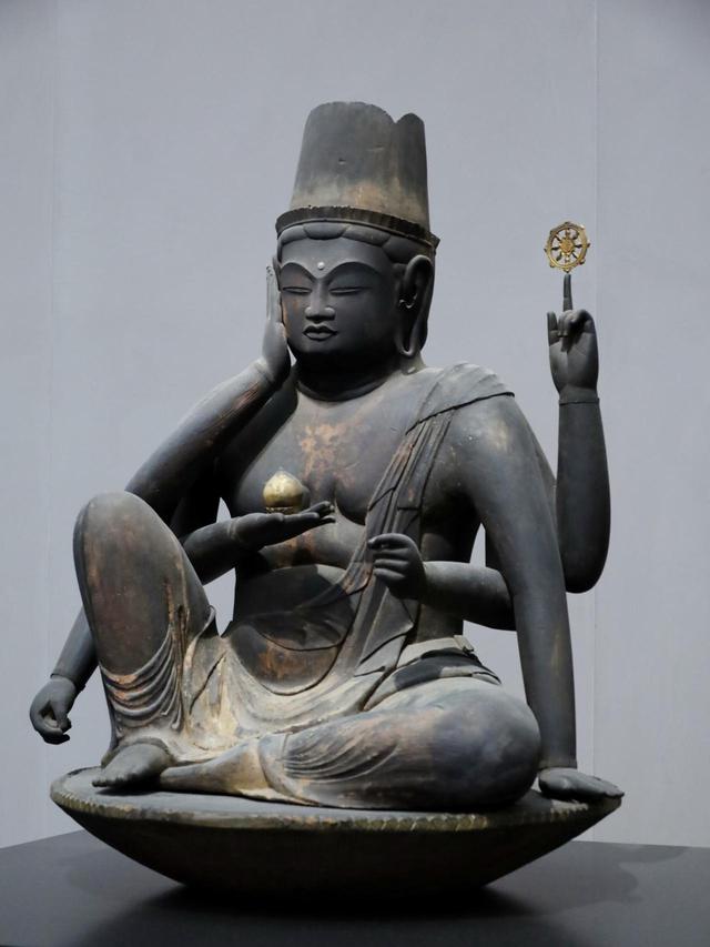 如来、観音像 二列に整列されてとても愉しげな珍しい仏像 時代物