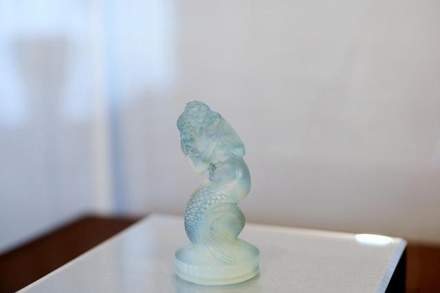画像: ルネ・ラリック 立像「ナイアード」1920年 オパルセント・ガラス、金型でプレス成形、パティネ 北澤美術館蔵