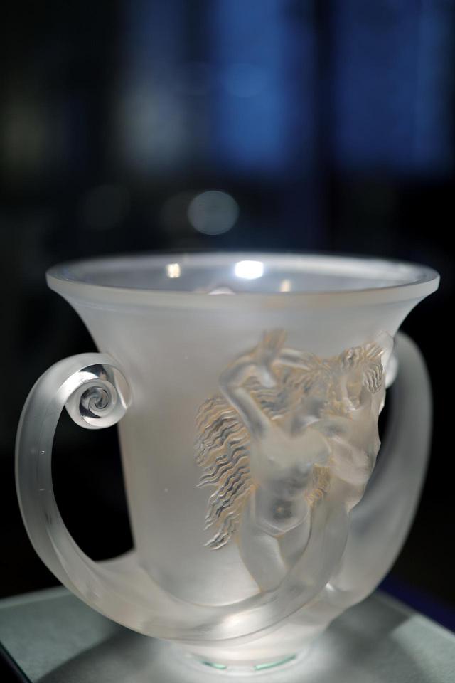 画像: ルネ・ラリック 花瓶「ナディカ」1930年 北澤美術館蔵