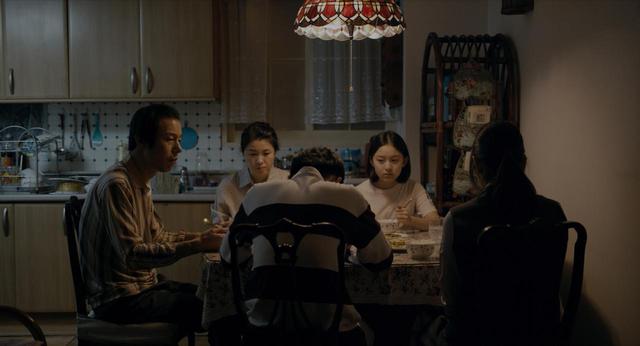 画像2: ベルリン映画祭を始め、世界各国で 45 以上の賞を受賞!韓国の単館公開としては異例、公開 1 か月で観客動員数 12 万人超の大ヒット作『はちどり』