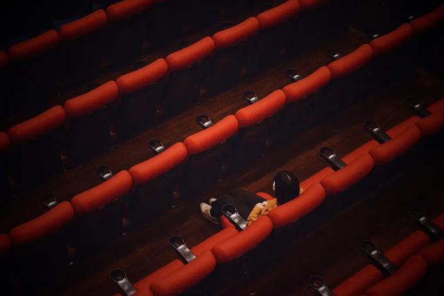 画像: ●≪映画館をひとり占め!!≫ 「CINE QUINTO」3時間貸し切りコース 150,000円
