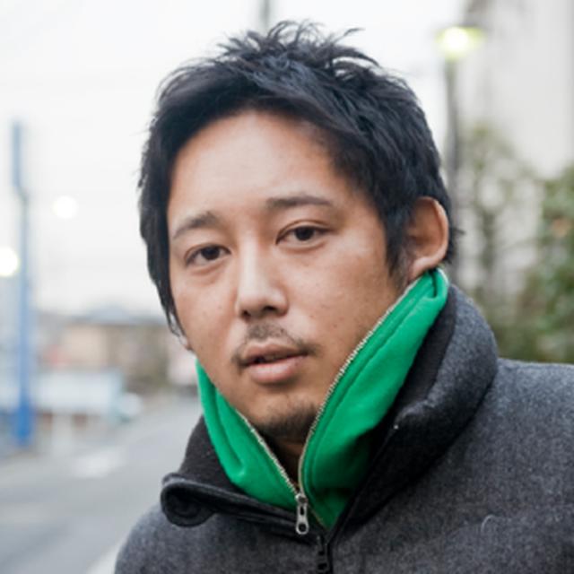 画像: 入江悠(映画監督・脚本家) http://irie-yu.com 劇場公開作フィルモグラフィ SR サイタマノラッパー(2009年) SR サイタマノラッパー2 女子ラッパー☆傷だらけのライム(2010年) SR サイタマノラッパー ロードサイドの逃亡者(2012年) 劇場版 神聖かまってちゃん ロックンロールは鳴り止まないっ(2011年) 日々ロック(2014年) ジョーカー・ゲーム(2015年) 太陽(2016年) 22年目の告白 -私が殺人犯です-(2017年) ビジランテ(2017年) ギャングース(2018年) AI崩壊(2020年)