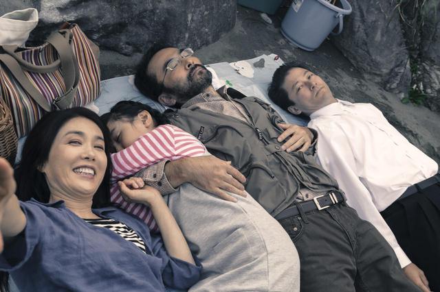 画像: (C)2016映画「淵に立つ」製作委員会/COMME DES CINEMAS