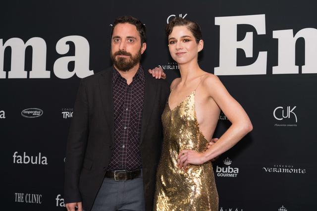 画像: パブロ・ラライン監督(写真左)と主演のマリアーナ・ディ・ジローラモ(写真右)
