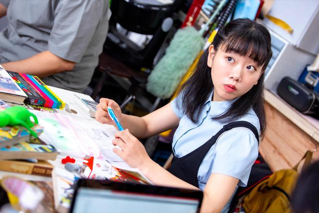 画像: ■リコ(演/藤谷理子) 先勝美術大学3年、20歳。親友のサラをサポートすべく「夢みる人」のプロデューサーを買って出る。自分のものづくりに対する想いの強さを再確認しつつも、お嬢様育ちで大人しい性格もあって、一人で思い悩むことも多くなっていく・・・。 (C) 2020映画「ビューティフルドリーマー」製作委員会