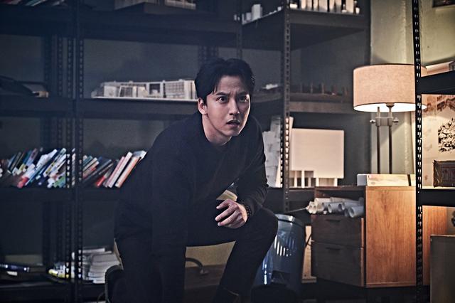 画像2: © 2020 CJ ENM CORPORATION, MOONLIGHT FILM & PERFECT STORM FILM ALL RIGHTS RESERVED