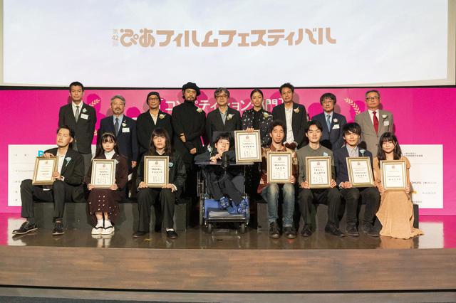 画像: 受賞者と審査員、プレゼンターが一堂に!