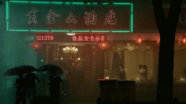 画像4: デビュー作にして、いきなりカンヌ国際映画祭批評家週間クロージング作品に選ばれた中国新世代の才能が描く驚嘆の傑作『春江水暖〜しゅんこうすいだん』