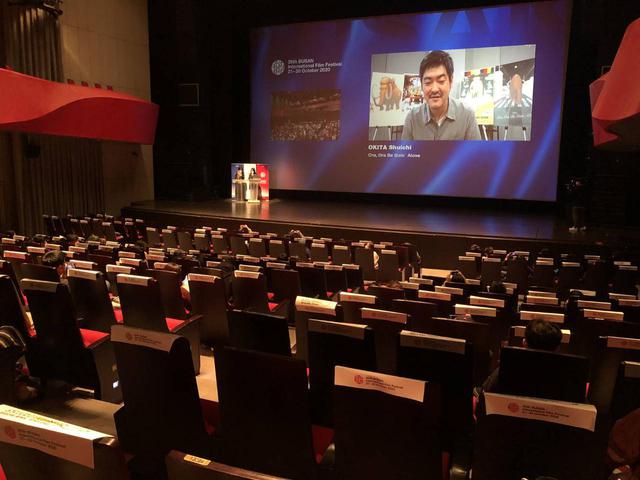 画像1: ■実施日時:10月27日(火) 15:17-15:47(上映後/日本時間) ■現地会場:映画の殿堂(釜山シネマセンター/韓国・釜山) ■日本会場:都内スタジオ ■登壇者:沖田修一監督 (選出部門:第25回釜山国際映画祭「アジア映画の窓」正式出品)