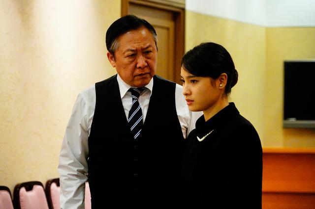 画像: 場面写真サブ5 ©️2021「哀愁しんでれら」製作委員会