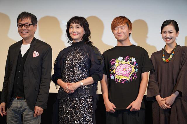 画像1: 【映画『脳天パラダイス』公開直前プレミア試写会概要】 【日時】 11月17日(火)20:10~20:35 ※作品上映後の舞台挨拶 【場所】 スペースFS汐留(港区東新橋1-1-16 汐留FSビル3F) 【登壇】 南果歩 いとうせいこう 田本清嵐 小川未祐 山本政志監督 (敬称略)