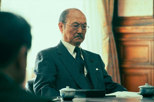 画像: 石橋蓮司 幣原喜重郎(内閣総理大臣)