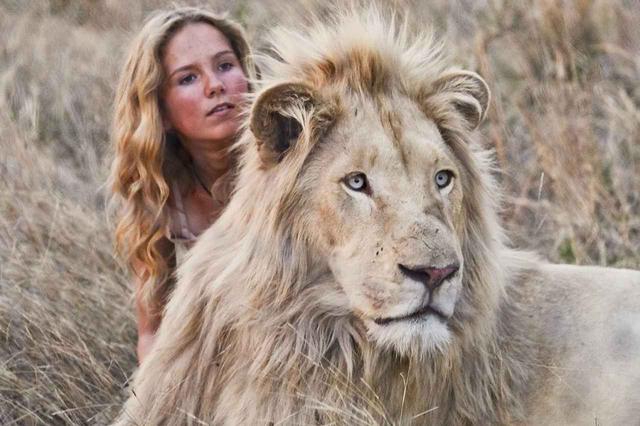 画像2: © 2018 Galatée Films - Outside Films - Film Afrika D - Pandora Film - Studiocanal - M6 Films