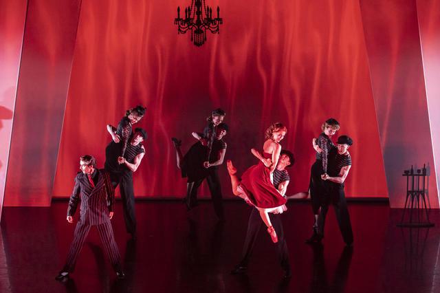 画像2: © Illuminations and New Adventures Limited MMXX Photo by Johan Persson