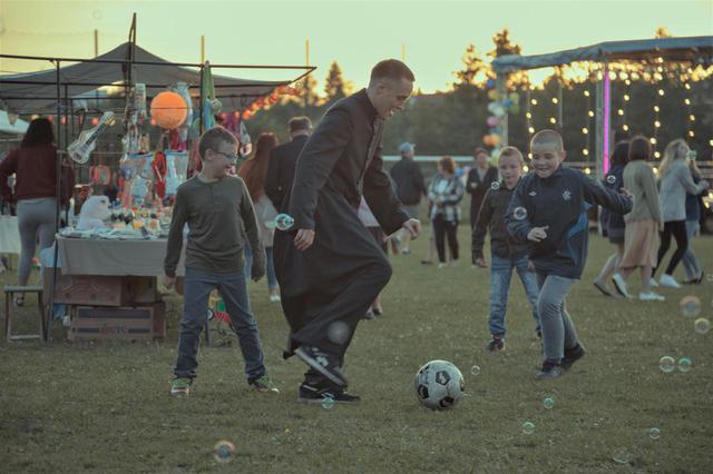 画像3: © 2019 Aurum Film Bodzak Hickinbotham SPJ.- WFSWalter Film Studio Sp.z o.o.- Wojewódzki Dom Kultury W Rzeszowie - ITI Neovision S.A.- Les Contes Modernes