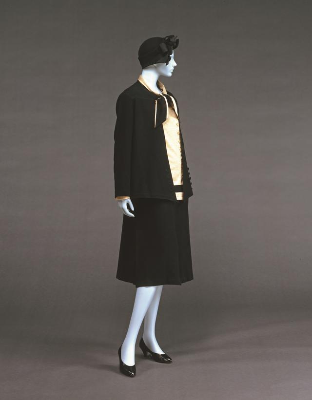 画像: ガブリエル ・シャネル《デイ・スーツ》1927 年頃 カシミア 神戸ファッション美術館蔵