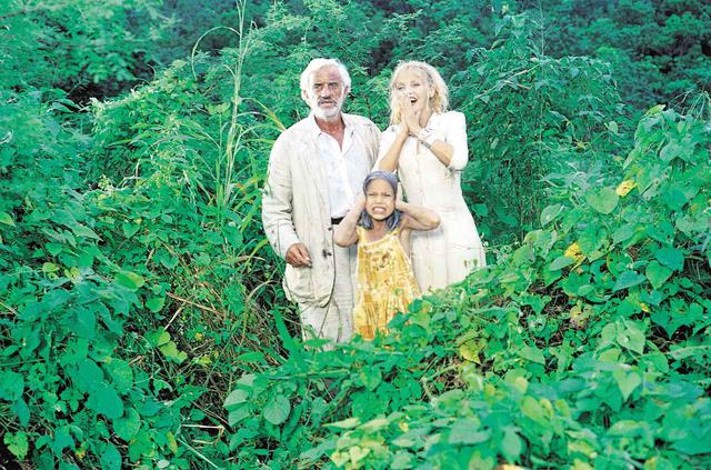 画像2: AMAZONE a film by Philippe de Broca © 1999 STUDIOCANAL - PHF Films All rights reserved.