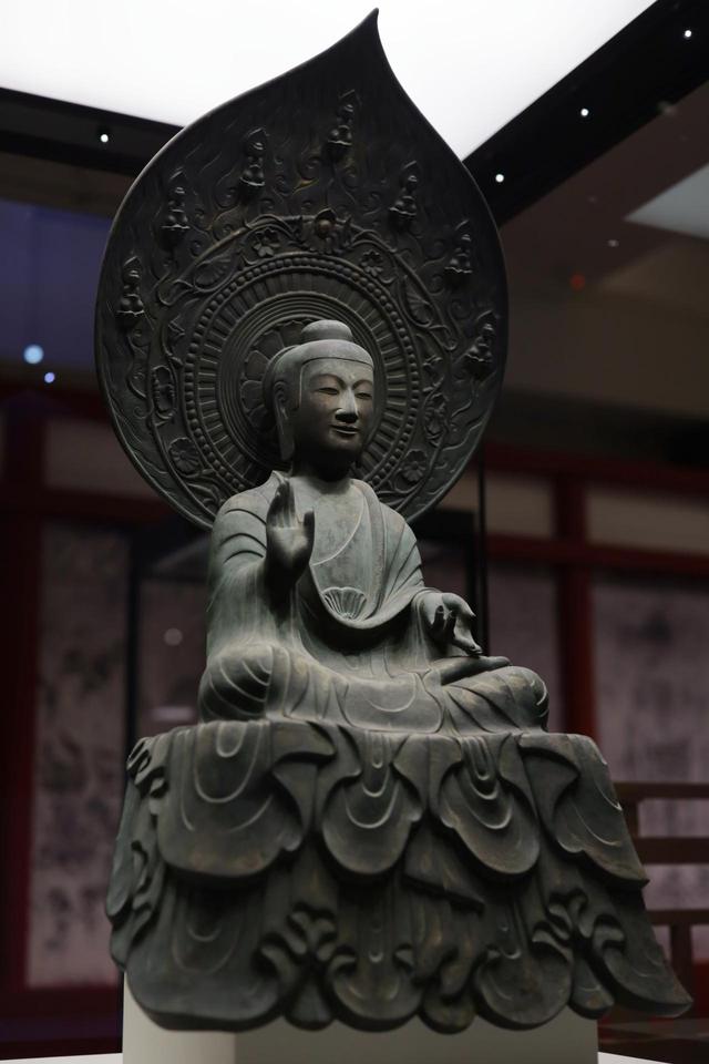 日本人と聖徳太子の1400年史、万華鏡のように照らし合う時間と