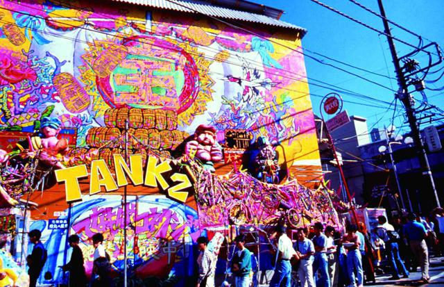画像: 専用上映館”TANK2”外観