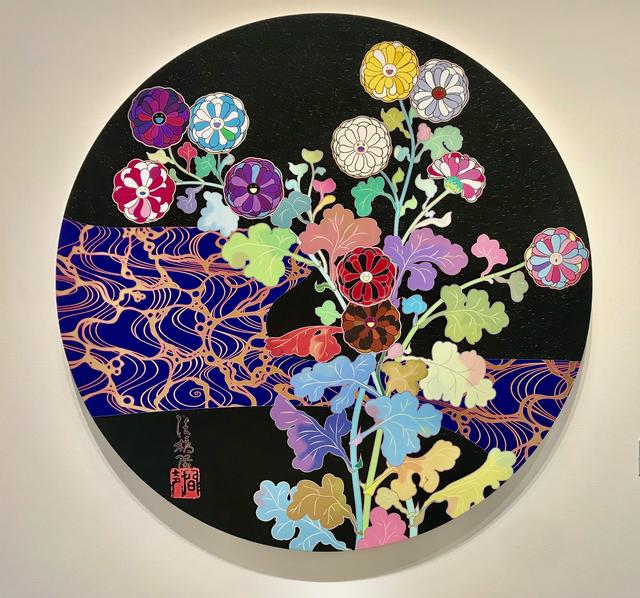 京都市京セラ美術館 ⽇本庭園に⾦⾊に輝く彫刻作品《お花の親⼦》が