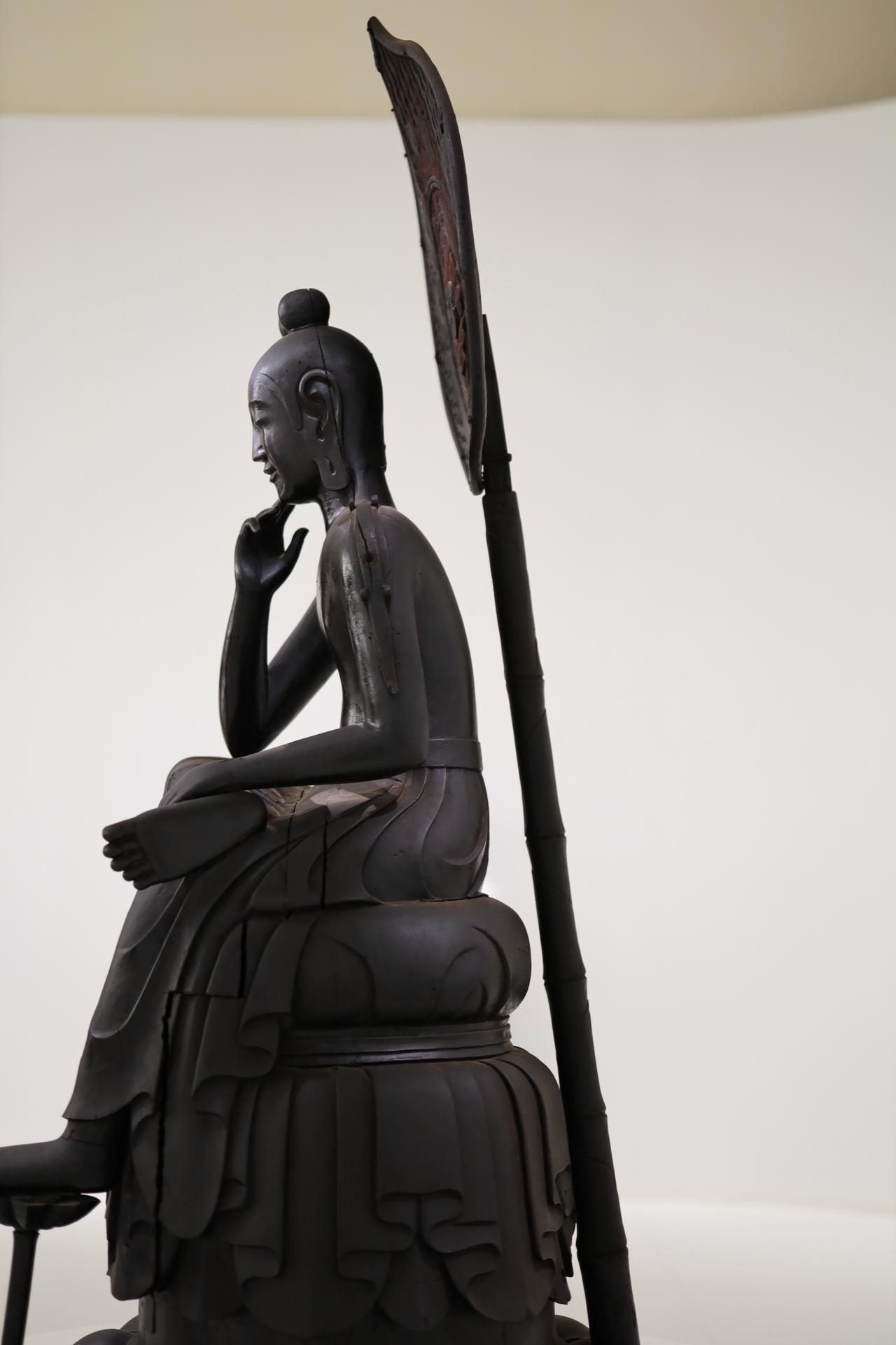 画像2: 国宝 菩薩半跏像（伝如意輪観音） 飛鳥時代・7世紀 奈良・中宮寺 展示期間 5月20日〜6月15日