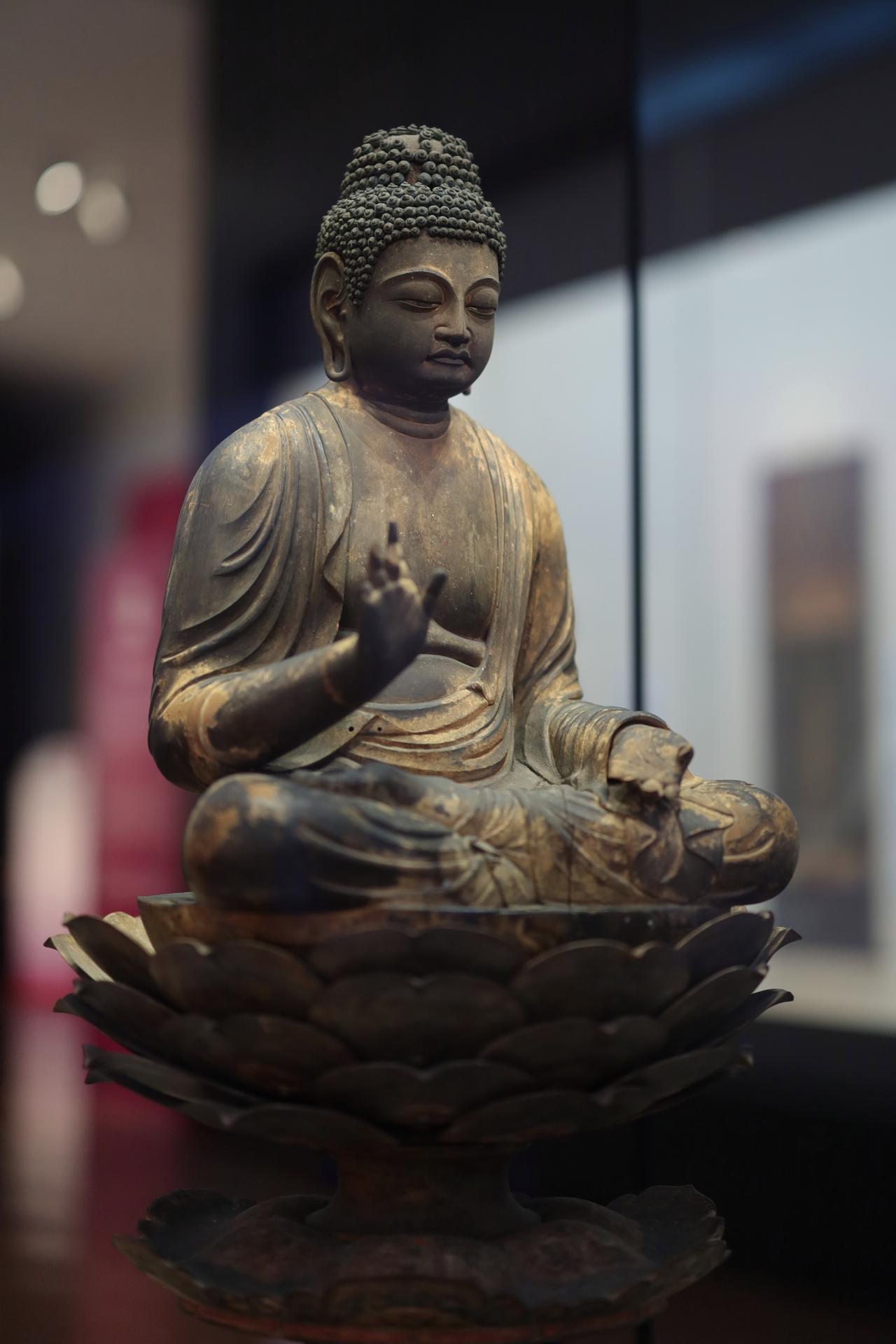 画像: 国宝 薬師如来坐像 平安時代・9世紀 奈良国立博物館