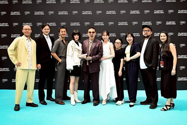 画像4: 監督/主演/音楽/脚本 真田宗仁郎監督初長編『岡本万太』-型破りな視点が世界を魅了!ミュンヘン映画祭"CineRebels Award"日本人初受賞