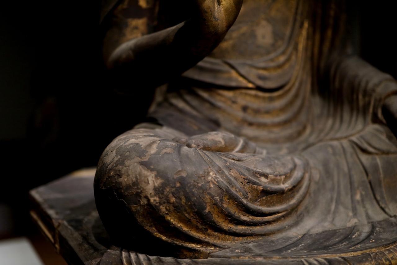 画像: 国宝 弥勒如来坐像（部分）　運慶作　鎌倉時代・建暦2年（1212）　奈良・興福寺蔵　北円堂安置 リアルで力強い足の裏の筋肉の表現