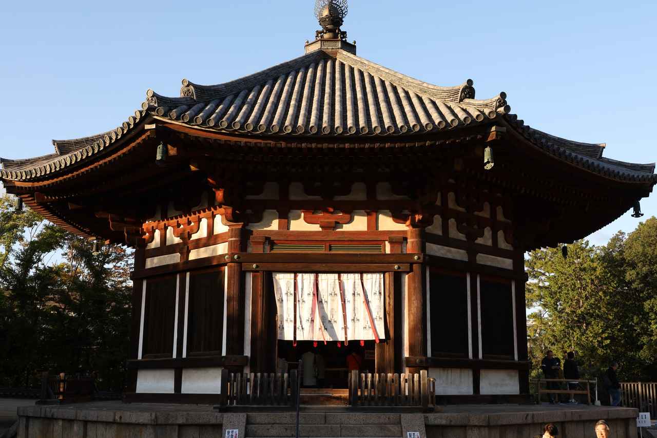 画像: 特別開帳時の北円堂、秋