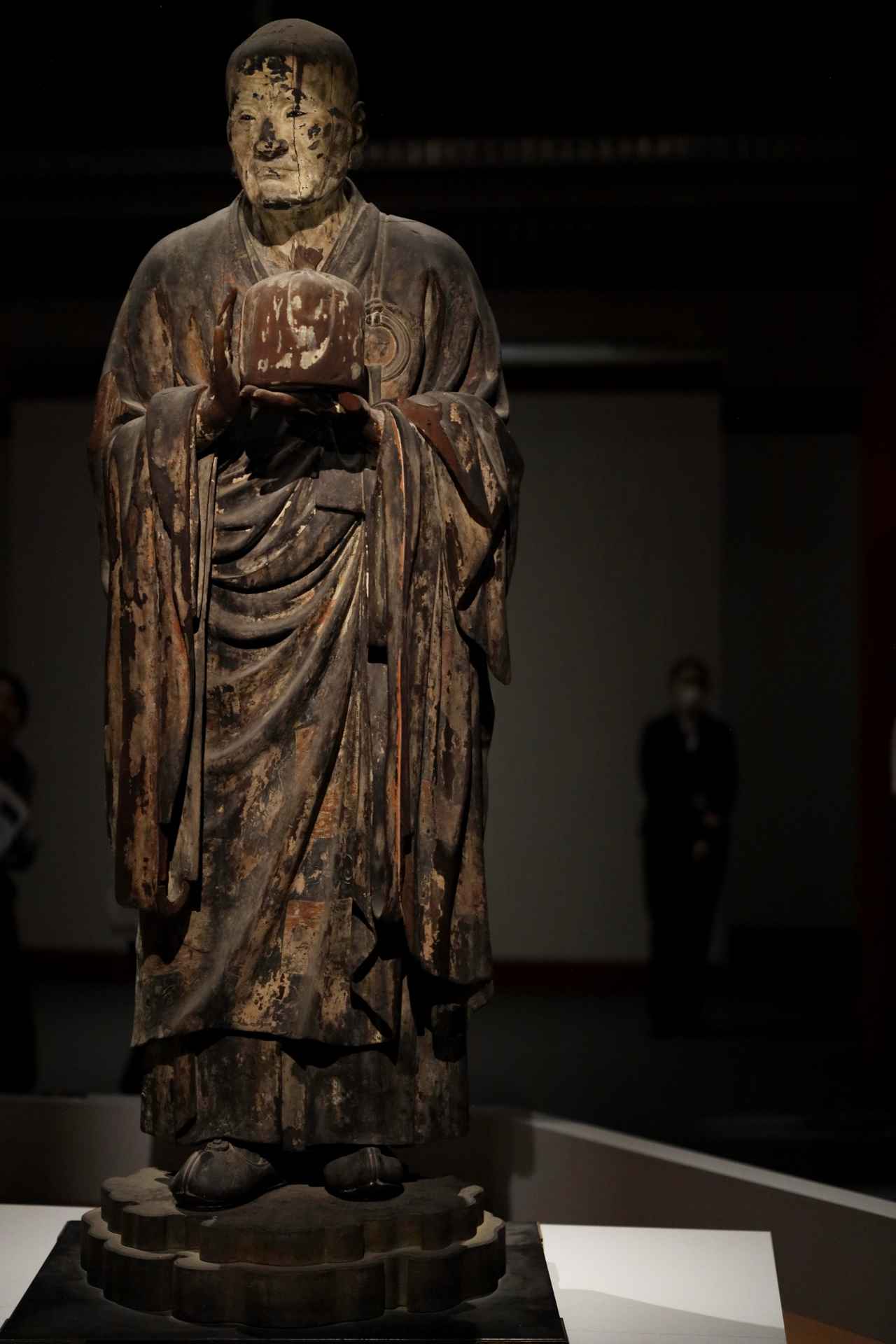 画像: 国宝 無著菩薩立像 運慶作 鎌倉時代・建暦2年(1212)頃 奈良・興福寺蔵 北円堂安置