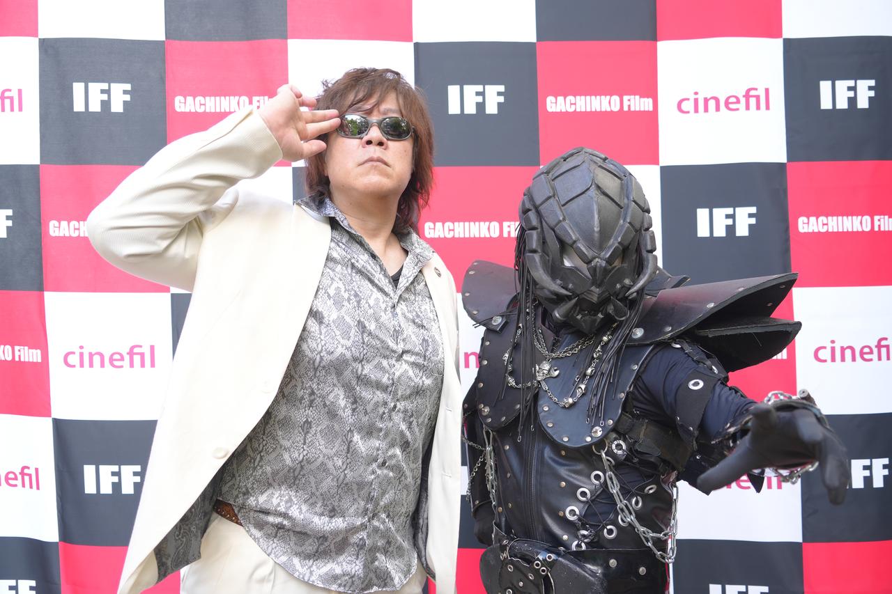 画像: 左より ハヤト丸 監督 / 邪悪将軍（出演）