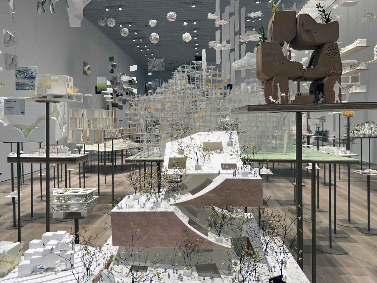 画像2: 展示風景：セクション1《思考の森》 photo©︎moichisaito