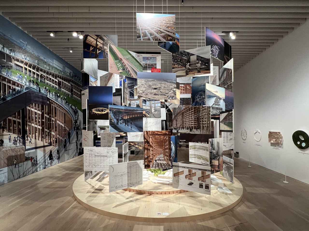 画像2: 展示風景：セクション5《開かれた円環》 photo©︎moichisaito