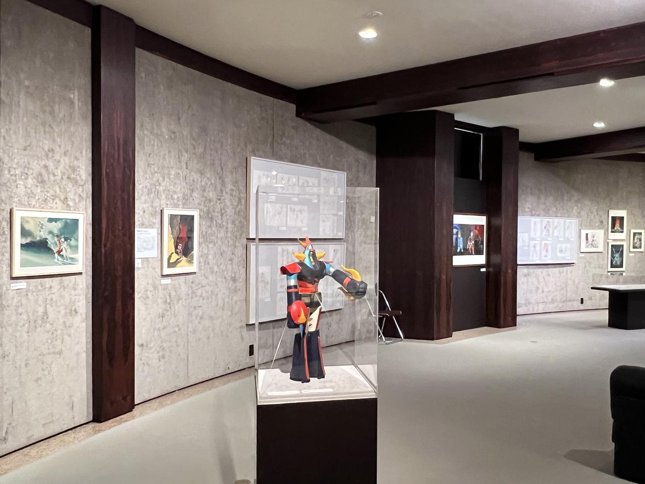 画像: 展示風景:第2章:中央は『勇者ライディーン』のホビー、右奥にガンダム作品 © 創通・サンライズ photo©︎moichisaito
