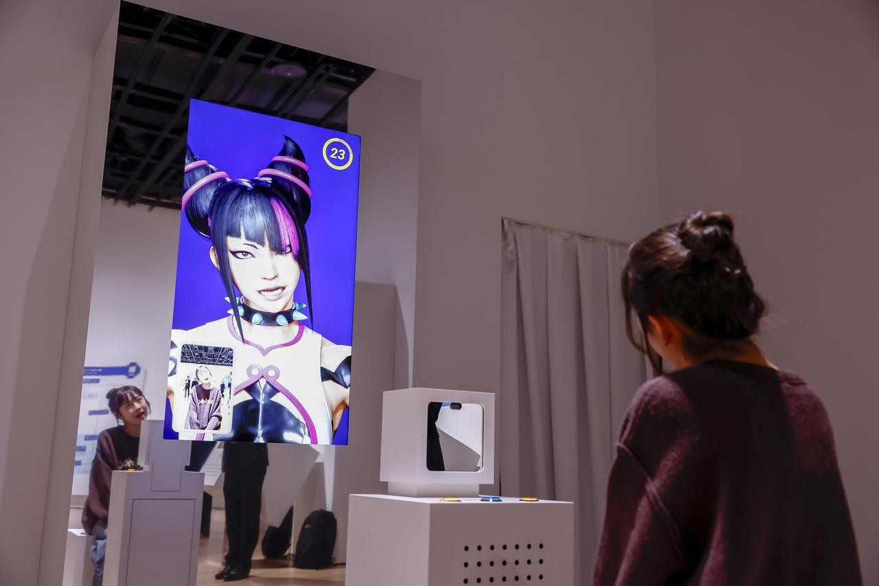 画像: フェイシャルトラッキングミラー　ⓒCAPCOM