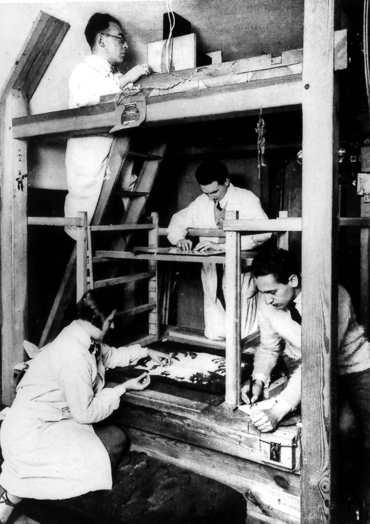 画像: ② ロッテ・ライニガー監督の切り絵アニメーション