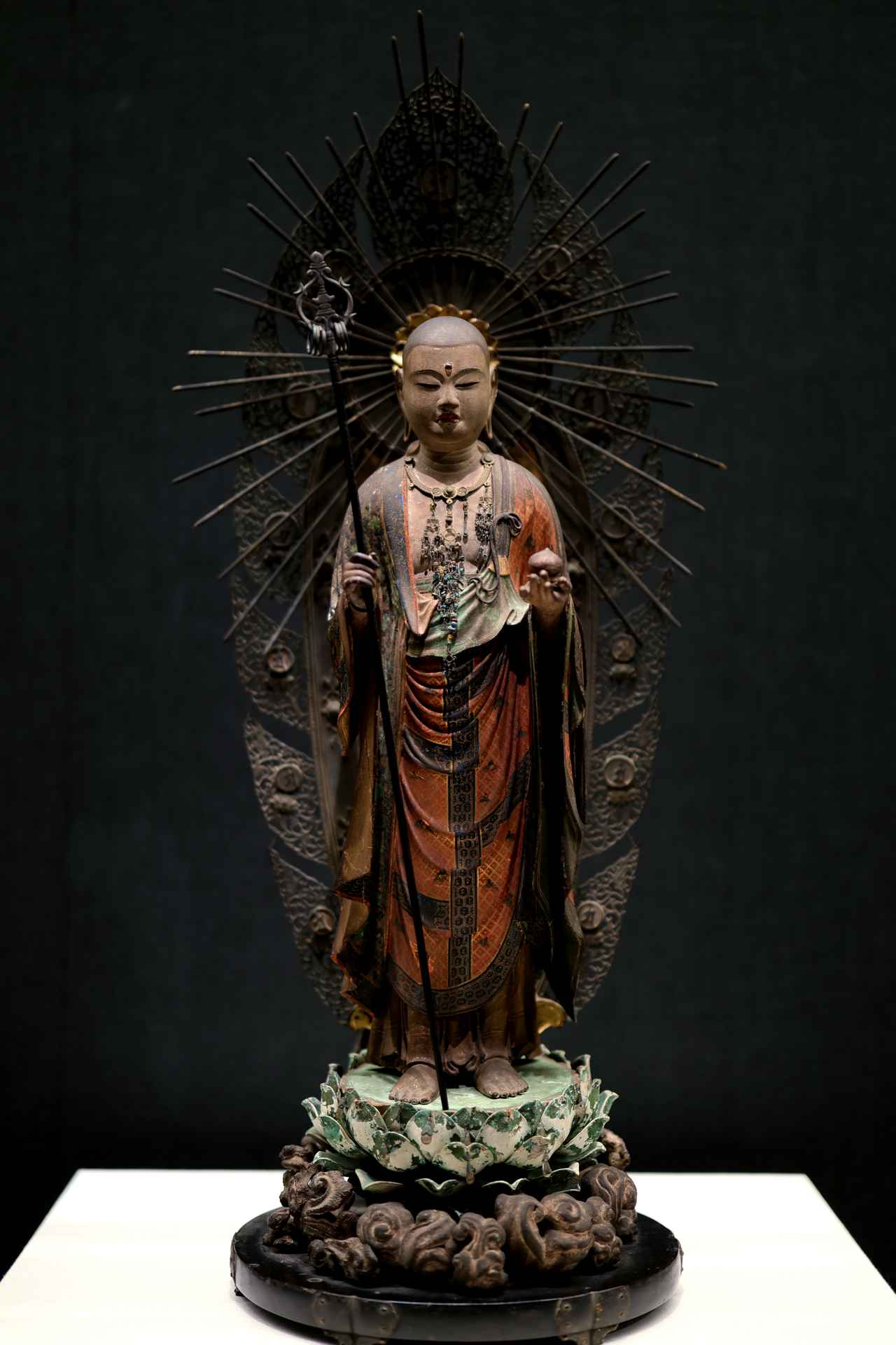 画像: 快慶 木造地蔵菩薩立像 鎌倉時代・13世紀 藤田美術館 重要文化財 写真はすべて撮影:藤原敏史 ※主催者の特別な許可を得て撮影・禁転載 Canon EOS R6 Mark II, RF50mm F1.2L, RF85mm F1.2L ©2026, Toshi Fujiwara