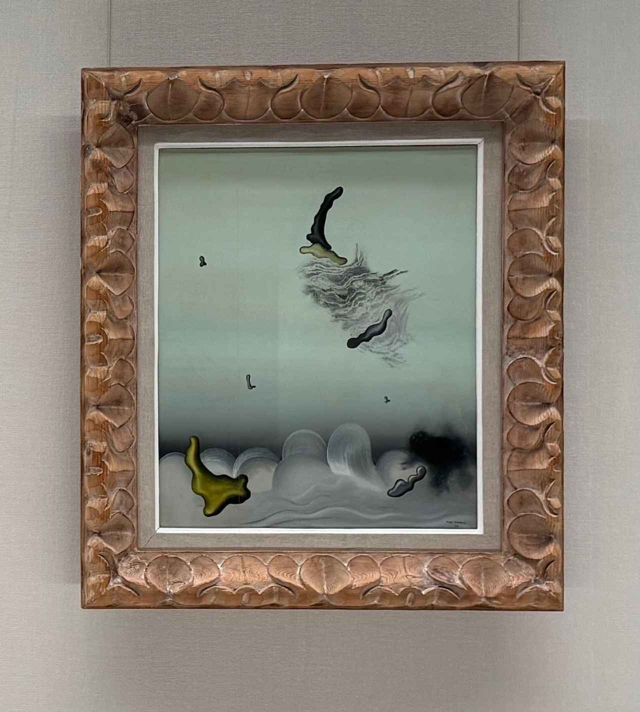 画像: イヴ・タンギー《失われた鐘》　1929年　豊田市美術館　「拡大するシュルレアリスム　視覚芸術から広告、ファッション、インテリアへ」大阪中之島美術館内覧会にて撮影　photo by © cinefil