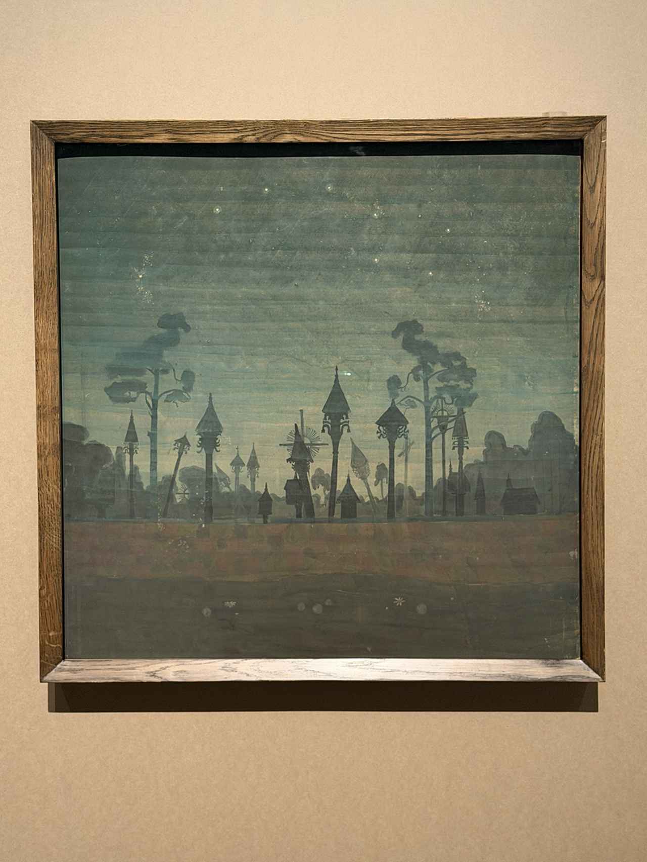 画像: ミカロユス・コンスタンティナス・チュルリョーニス《リトアニアの墓地》1909年、テンペラ/厚紙 「チュルリョーニス展 内なる星図」国立西洋美術館内覧会にて撮影 photo by © moichi saito